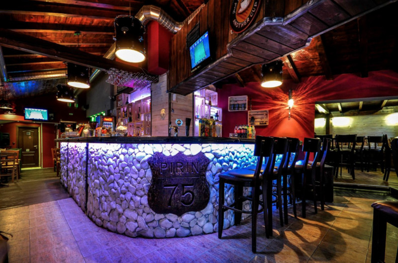 Espresso & Cocktail Bar Pirin 75